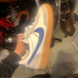 killshot 2 white with royal blue swoosh size 11, in great condition.